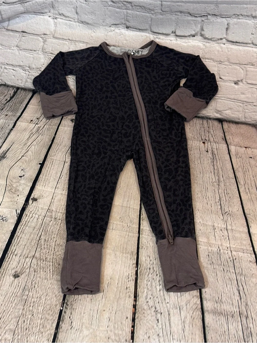 Comfy Panda Co Cheetah Pattern Bamboo Zippie